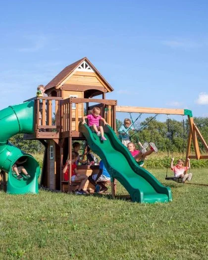 Air de jeu multi-activité crèche et maternelle