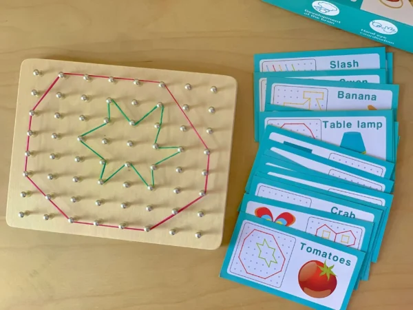 Géoboard Montessori clous et élastiques avec cartes modèle – Jouet éducatif au Maroc
