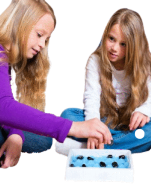 Jeu d’échecs magnétique avec pièces imitation pierre sur échiquier en bois