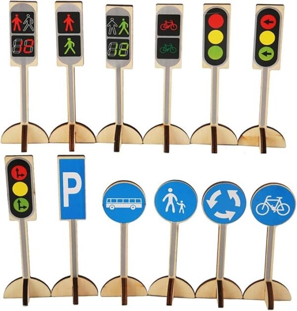 Photo du jeu éducatif en bois « Apprendre les panneaux de signalisation » : panneaux routiers, cartes illustrées et tapis de jeu pour apprendre les signaux routiers dès 3 ans. PlayFun Maroc