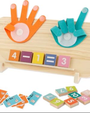Jeu éducatif en bois Montessori montrant des cartes de comptage avec doigts levés et supports graphiques de pré-écriture – favorise les compétences en comptage, motricité fine et coordination œil‑main chez l’enfant