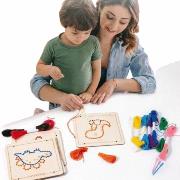 Jeu de laçage en bois Montessori, modèle coccinelle (ou papillon/libellule/grenouille) — parfait pour exercer la dextérité et la concentration des enfants dès 3 ans.