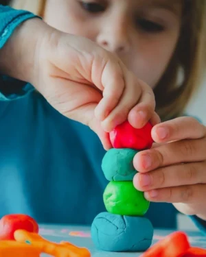 Kit de 12 Pots de Pâte à Modeler avec accessoires – Jouet Créatif pour Enfants dès 3 Ans