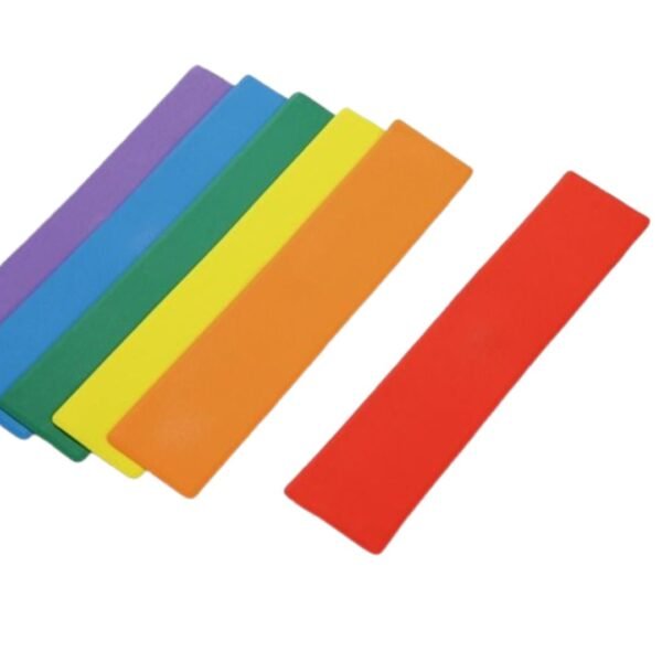 Ensemble de marquage au sol coloré avec 6 formes variées pour parcours de motricité et jeux éducatifs des enfants.