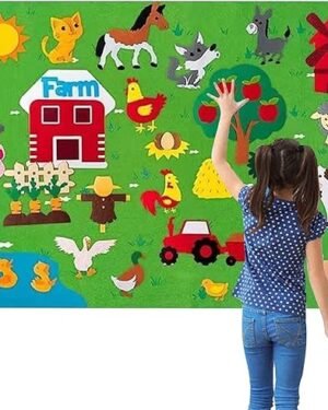 Enfant jouant avec un tapis mural éducatif en feutrine sur le thème du zoo, activité créative et sensorielle